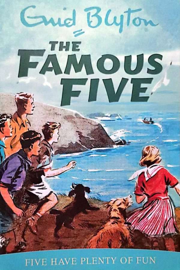 Famous Five Have Plenty Of Fun(Book 14 of 21)
